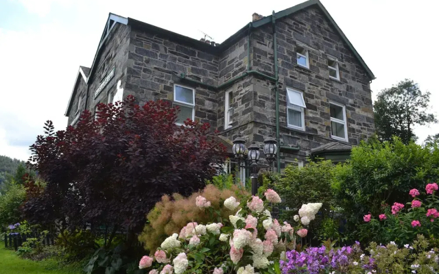 Coed-Y-Fron Guest House