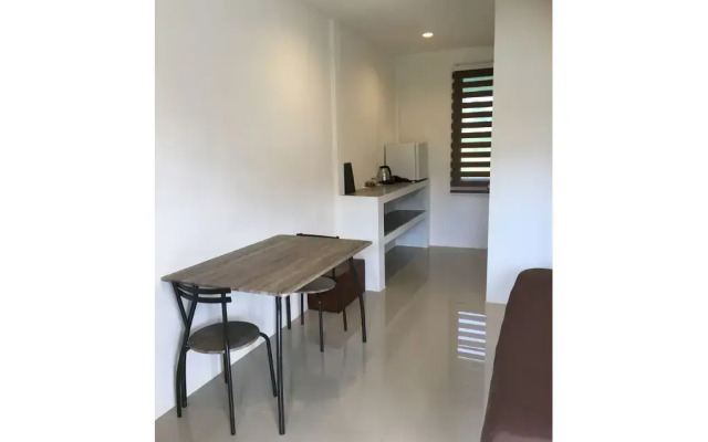 La Marina Khlong Nin Beach