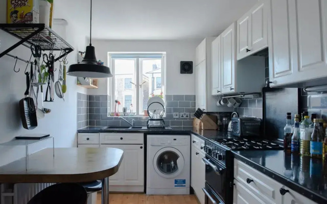 Lovely 2 Bedroom Flat in Heart of Stoke Newington