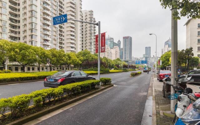 iFamily Apart Hotel Lujiazui Branch