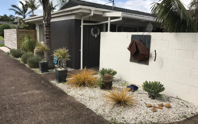 Bucklands Beach Garden Hideaway
