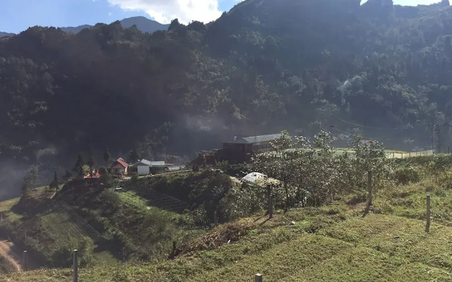 Scenic Views Farmstay & Hostel