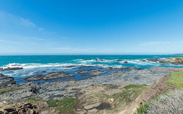 Haltwhistle West w/ Ocean Views!