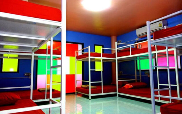OYO 586 I Hostel Phuket
