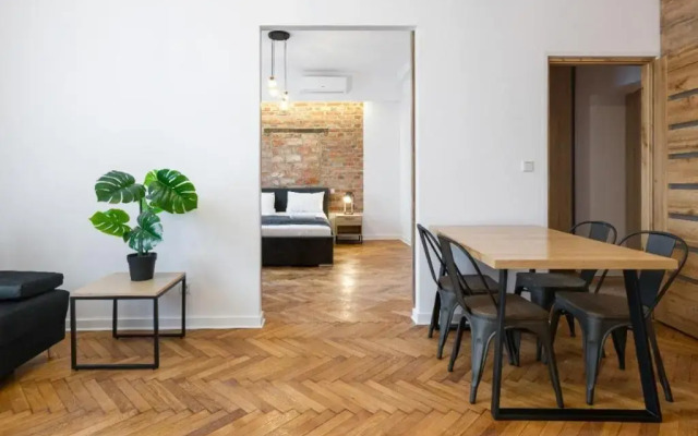 Fancy Apartments with Lift and A/C