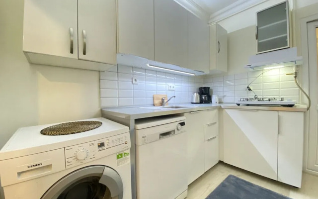 Missafir Modern Flat With Balcony on Bagdat Street