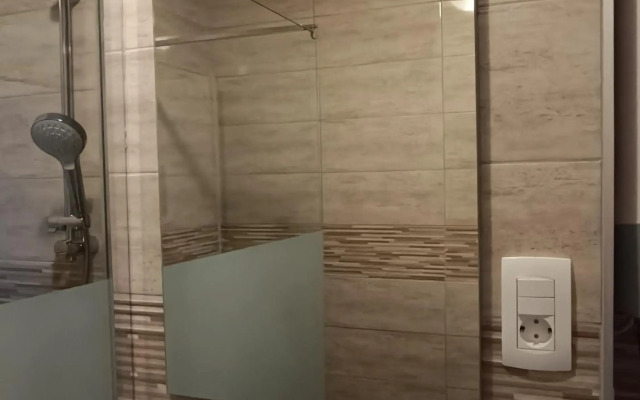 Beti Blu, Kaninska vas