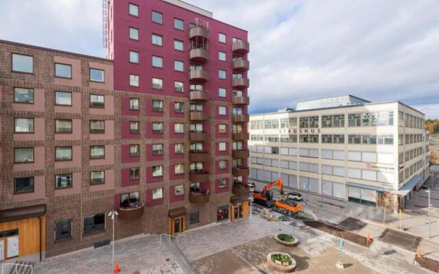 Luxury Business Studio Apartment - Garden View