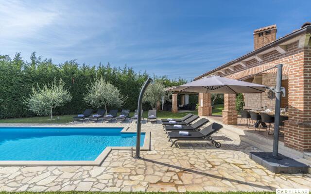 Rustica in Visnjan with 5 bedrooms and 1 bathrooms