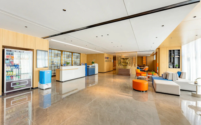 Holiday Inn Express Langfang Yanjiao by IHG – Lobby – Langfang