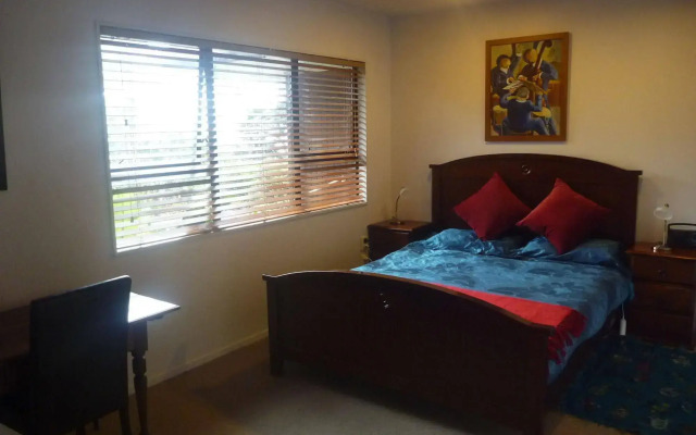 Pohutukawa Coast Bed & Breakfast