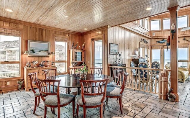 The Boat - 8 Br Home