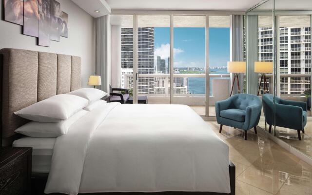 DoubleTree by Hilton Grand Hotel Biscayne Bay