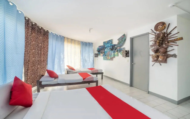 Oyo 200 Ponce Suites Art