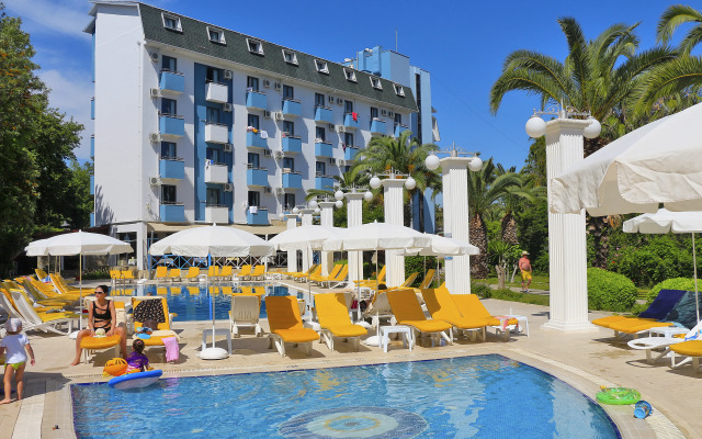 Club Aqua Plaza