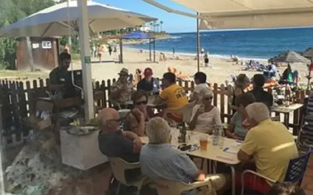 First Line Beach Mar y Sol Lubina