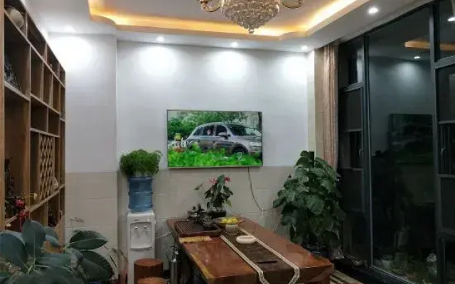 Fuxian Lake Dingyi Inn