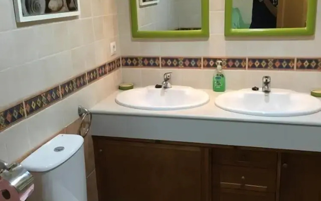 Triple Apartment - Double and Single bed 2