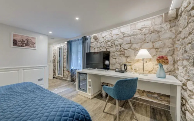 Mint Luxury Rooms