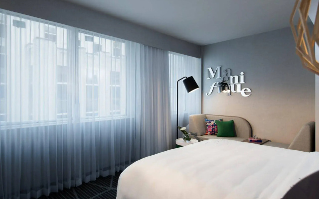 Renaissance Montreal Downtown Hotel