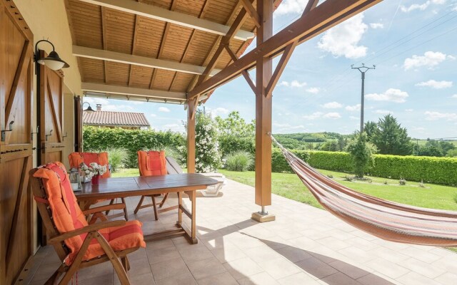 Spaciosu Holiday Home in Sadillac with Swimming Pool