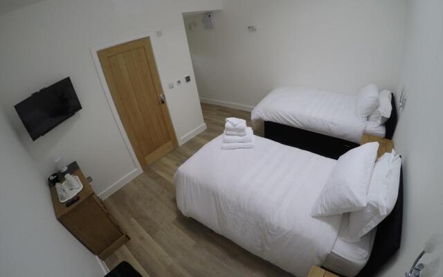 Deepcut Lodge Bed and Breakfast Self Service