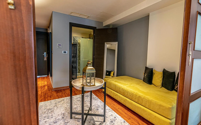 Golden Suites & Spa