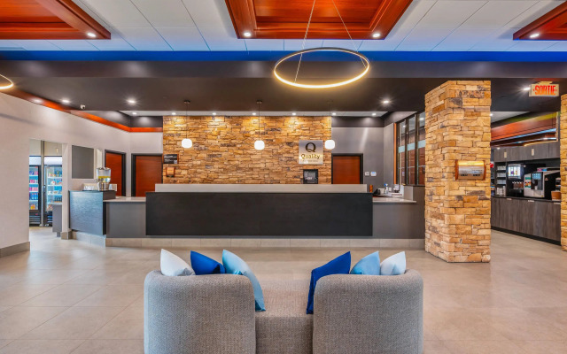 Quality Inn & Suites Levis