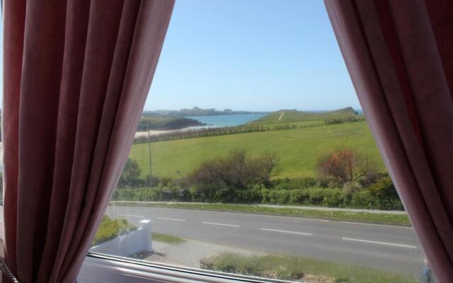 Rolling Waves Hotel - Guest house