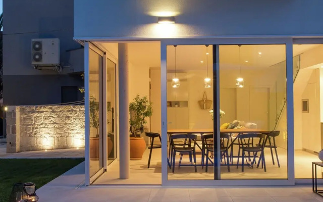 Luxurious Villa With Private Pool and Garden