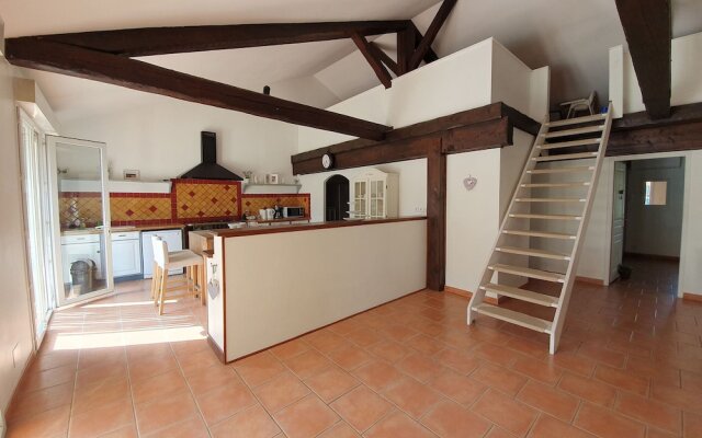 Spacious Villa With Private Swimming Pool in Marseillette