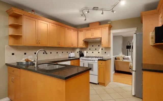 981 Bayview Dr