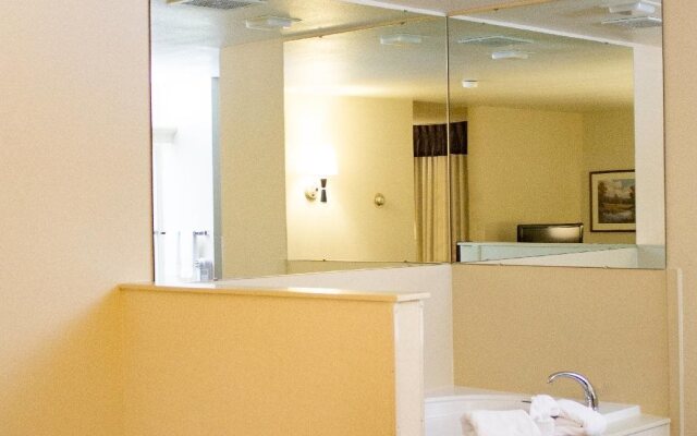 Crystal Inn Hotel & Suites Great Falls