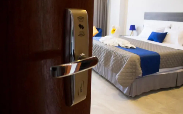 Palm Hotel