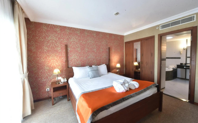 Midas Hotel