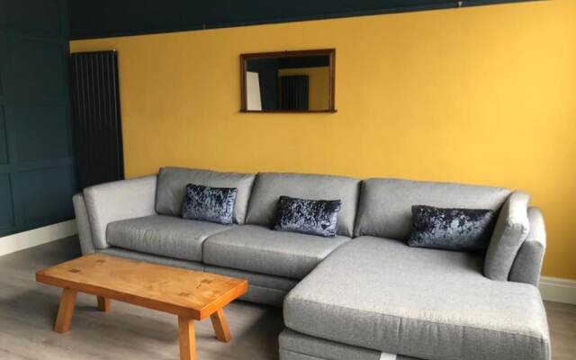 Sleeps 14 Cardiff City Centre