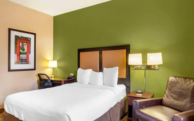 MainStay Suites Chicago Hillside