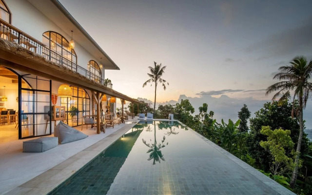 NEW ! Stunning 4BR Jungle View Villa in Lovina