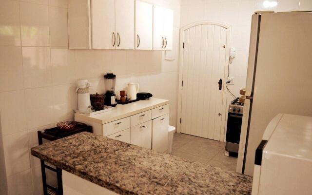 Nova, piscina exclusiva, 350 m. de Camburizinho