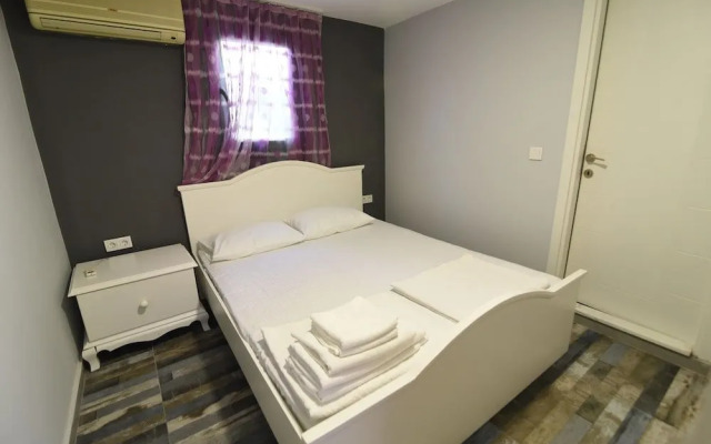 Tasev Apart Hotel