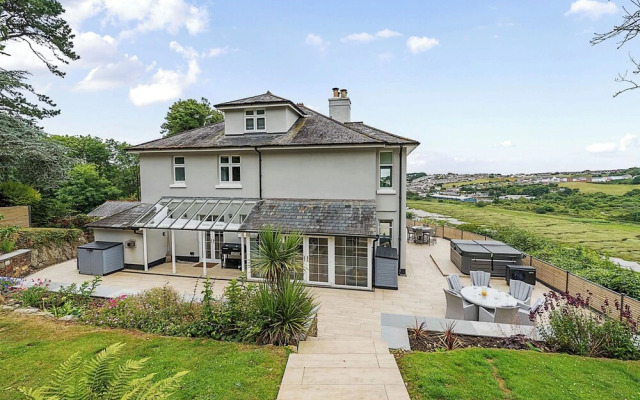 Mallacleave House