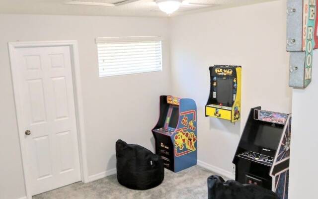 American Dream 6 Bedroom Home by RedAwning