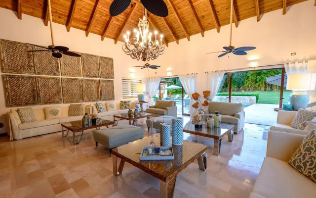 Luxurious 5-bdr villa at Casa de Campo