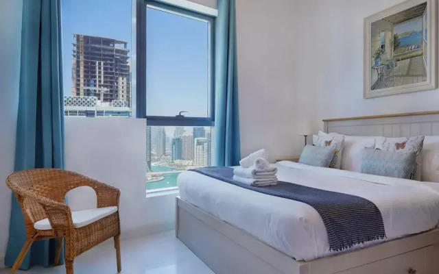 Stunning Apartment w Dubai Marina View