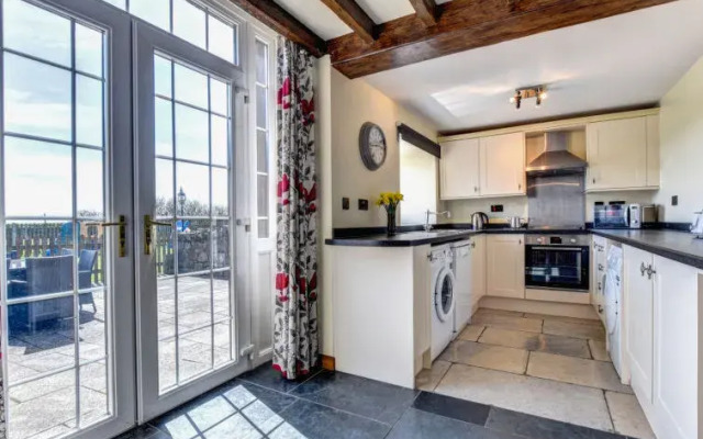 Holiday Home Sgubor y Rhyd
