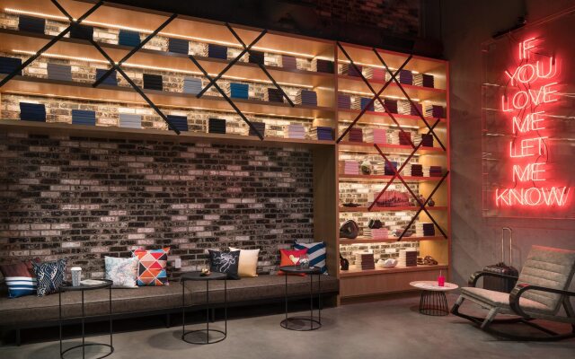 Moxy San Diego Downtown/Gaslamp Quarter