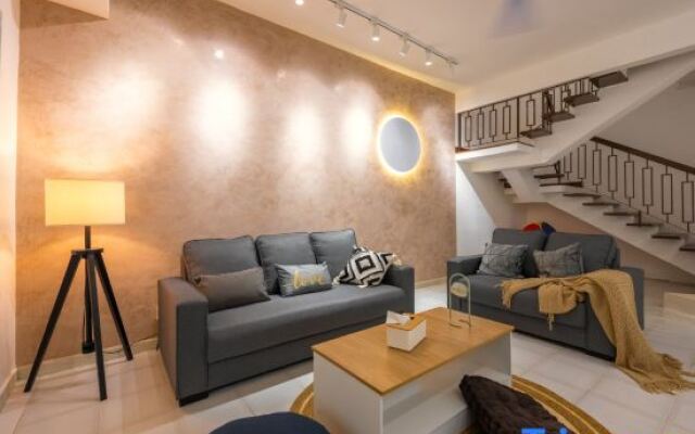 Petaling Jaya Damansara Jaya Landed House for up to 14pax