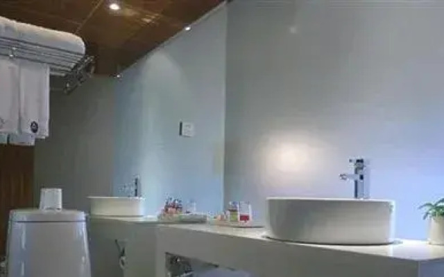 Starway Hotel Tongxiang Xingzhou