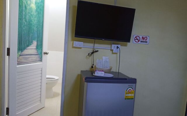 D House Hostel