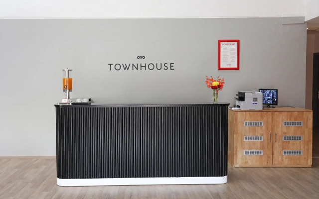 Oyo Townhouse 027 Sector 15 Gurgaon